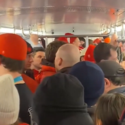 Echipa națională a Canadei se deplasează cu metroul // Captură foto: @gazzetta.it