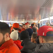 Echipa națională a Canadei se deplasează cu metroul // Captură foto: @gazzetta.it