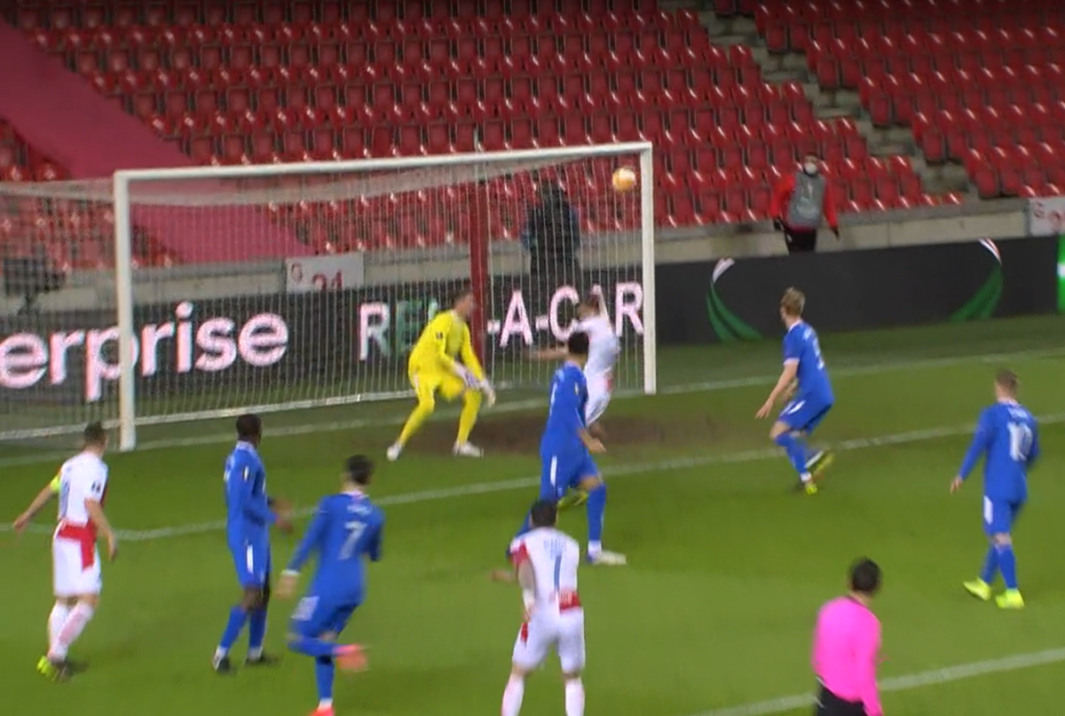 Nicolae Stanciu, gol superb în Slavia Praga - Rangers