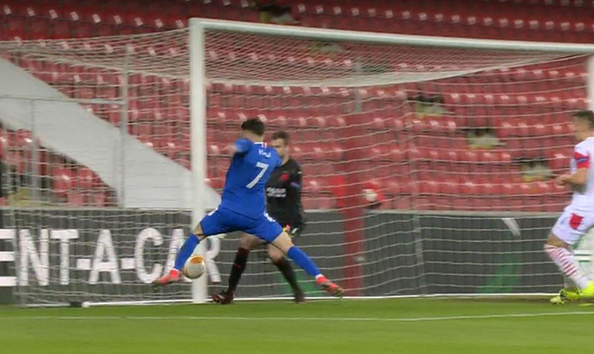Ianis Hagi, pasă de gol în Rangers - Slavia / FOTO: Captură TV @Telekom Sport