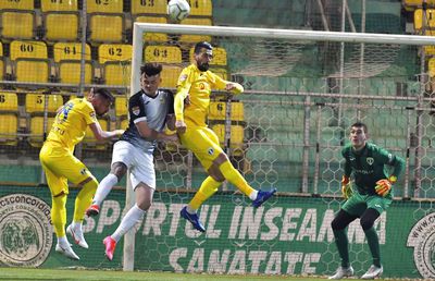 Chiajna - Petrolul 0-0 » Prahovenii, pas greșit în lupta pentru play-off! Clasamentul ACUM