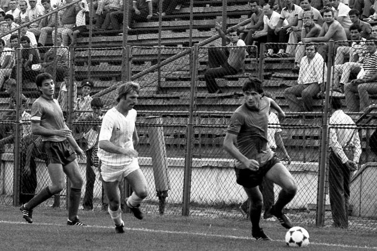 Stănescu vs. Iovan în Steaua - Dinamo  (foto: arhiva GSP)
