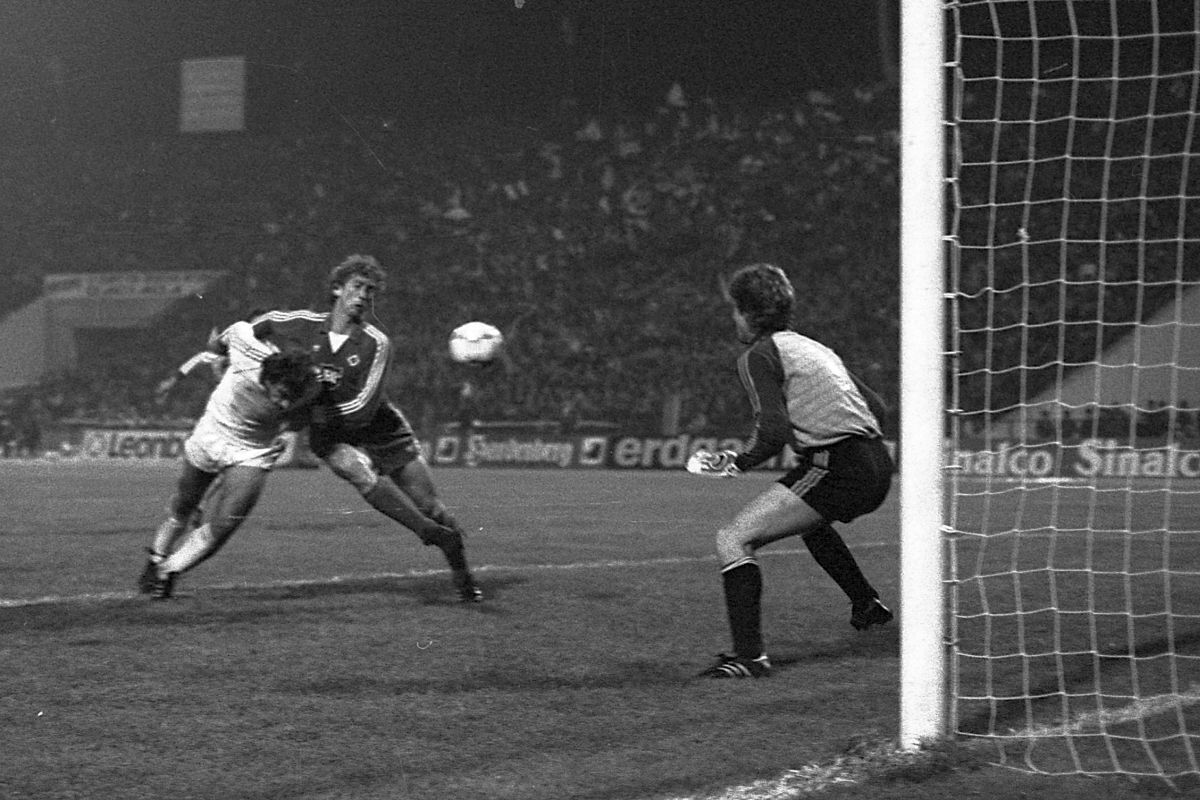 18 ani de la decesul prematur al lui Nelu „Babadag” » Stănescu, dinamovistul care a eliminat coloșii Inter Milano și Hamburg, dar a pierdut duelul cu moartea la doar 46 de ani