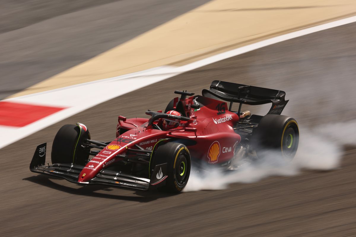 Scuderia Ferrari a prezentat monopostul cu care vrea să redevină campioană după 14 ani: „O mașină curajoasă, am interpretat regulile cu o minte deschisă!”