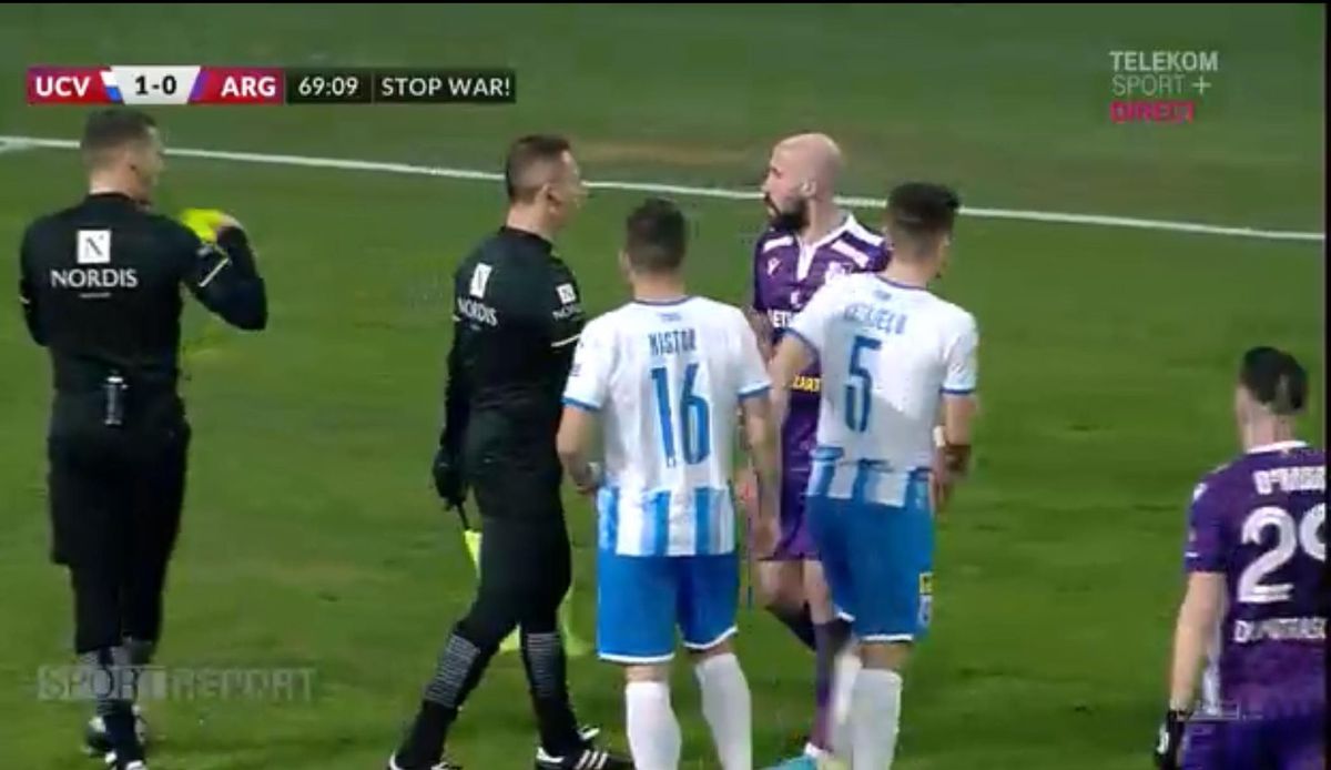 Latovlevici, îmbrânceli pe teren cu asistentul care lucrează la o închisoare. MM a comentat amuzat: „Am văzut perspective, de ce să mint”