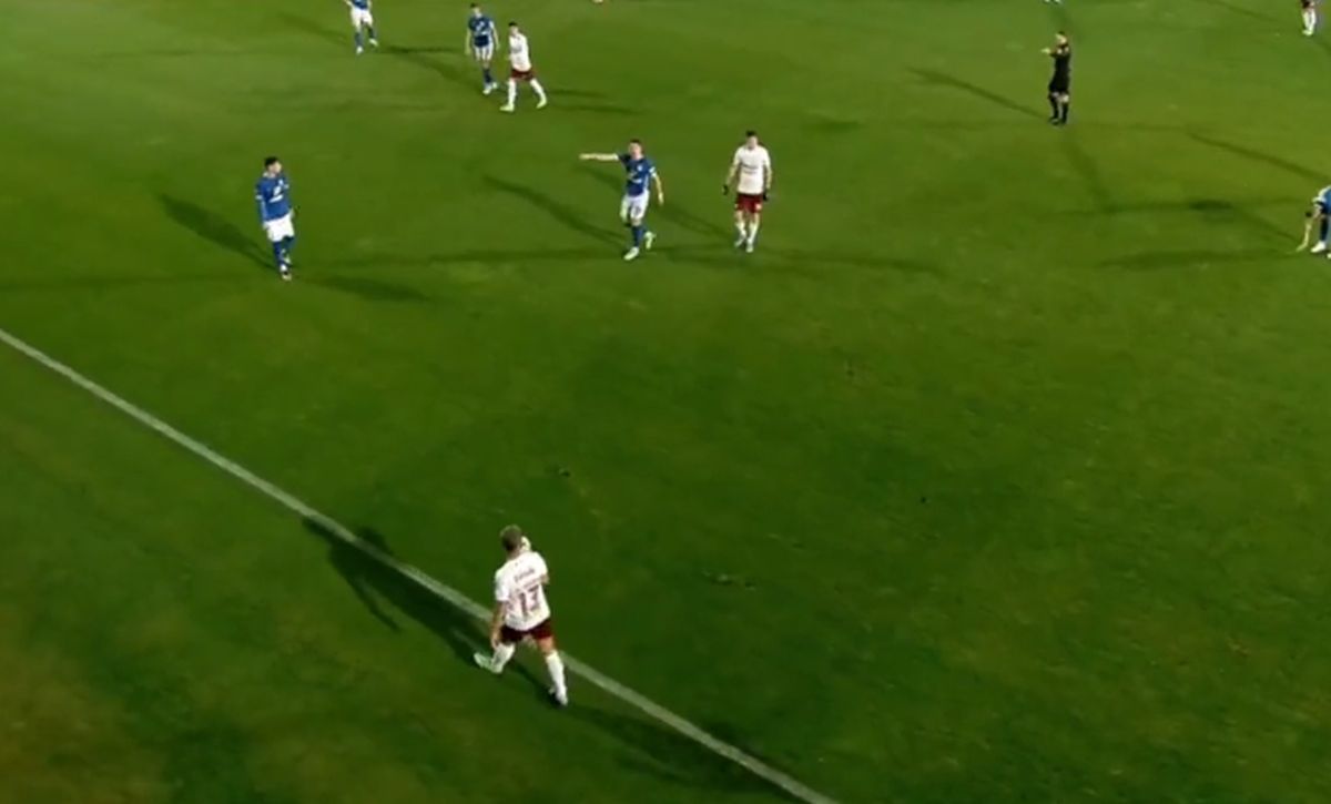 Confuzie totală la golul lui Sefer din Farul - Rapid! Hagi a făcut scandal pe margine » Decizia care l-a enervat pe „Rege”