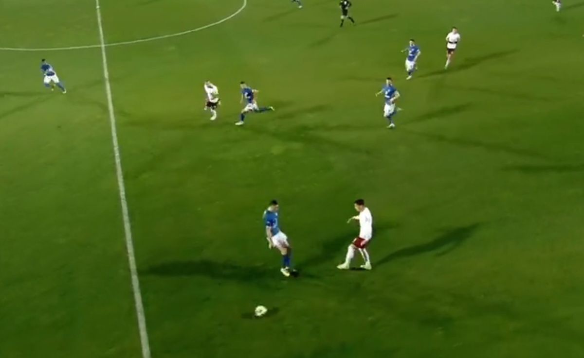 Confuzie totală la golul lui Sefer din Farul - Rapid! Hagi a făcut scandal pe margine » Decizia care l-a enervat pe „Rege”