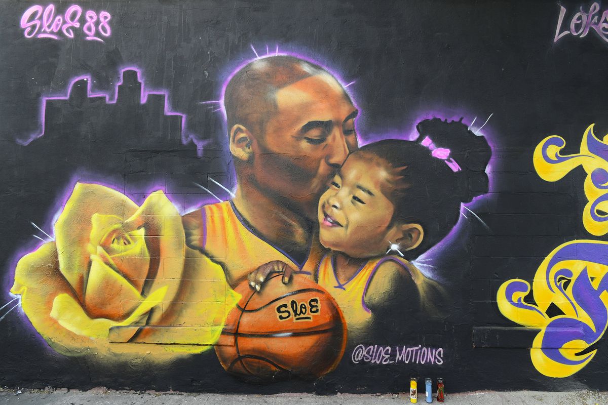 Americanii au comis-o » Ce au scris pe statuia ridicată în cinstea lui Kobe Bryant, în fața Crypto.com Arena