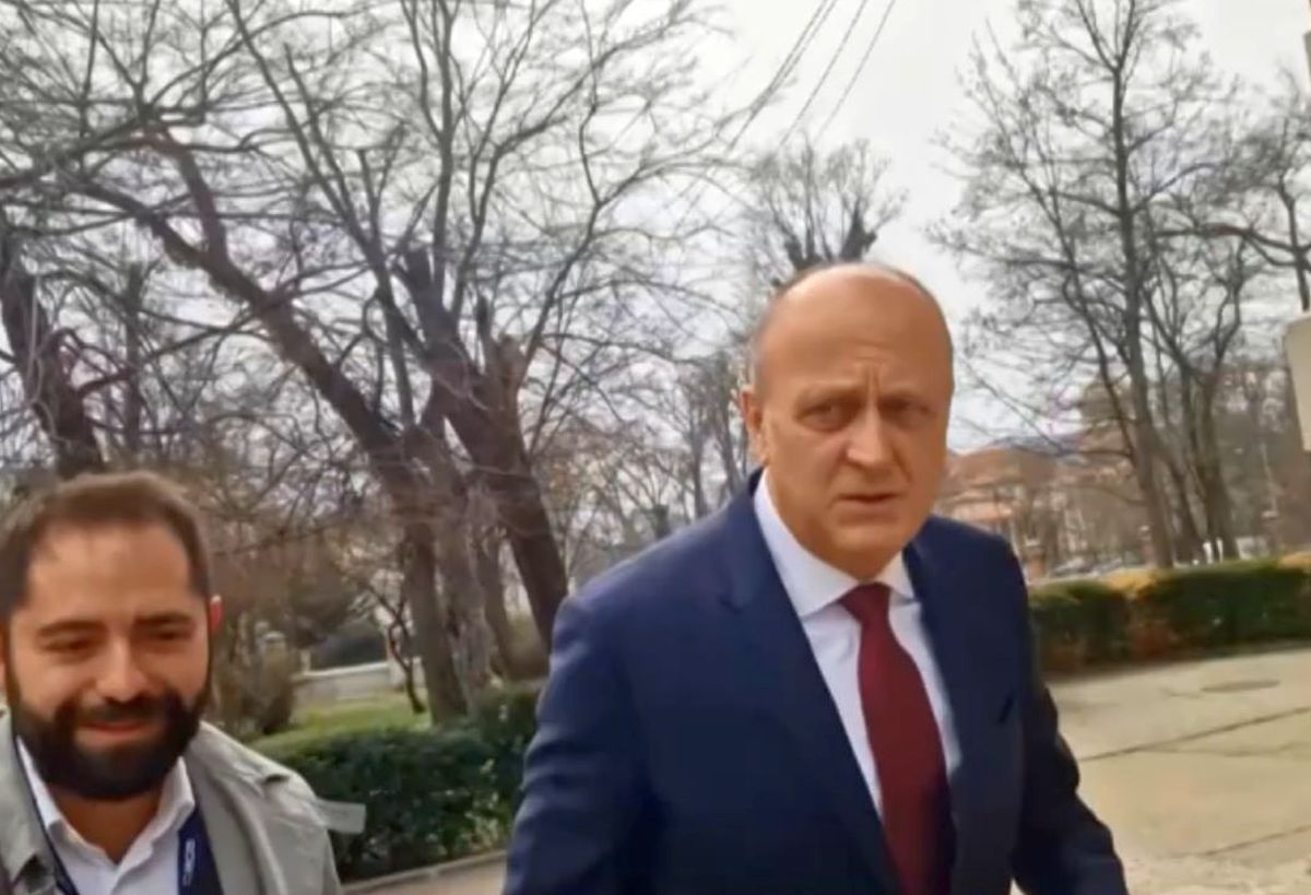 Se pregătește de alegeri? Dan Șucu, apariție surpriză la sediul unui partid + Ce a spus la ieșire