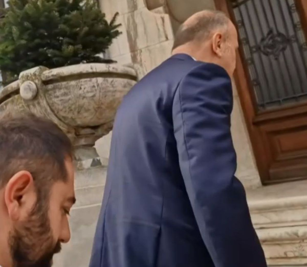 Se pregătește de alegeri? Dan Șucu, apariție surpriză la sediul unui partid + Ce a spus la ieșire