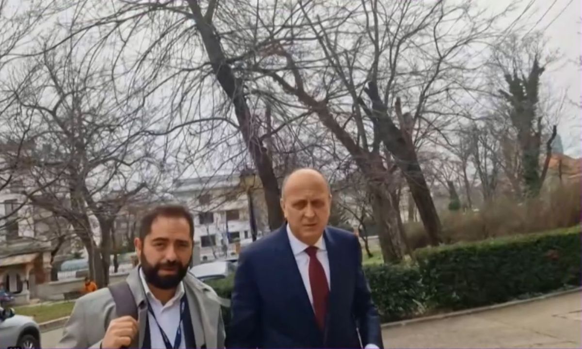 Se pregătește de alegeri? Dan Șucu, apariție surpriză la sediul unui partid + Ce a spus la ieșire