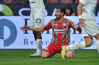 Fostul coleg al lui Man și Mihăilă, out 10 etape! » Motivul suspendării-șoc primite de câștigătorul Europa League