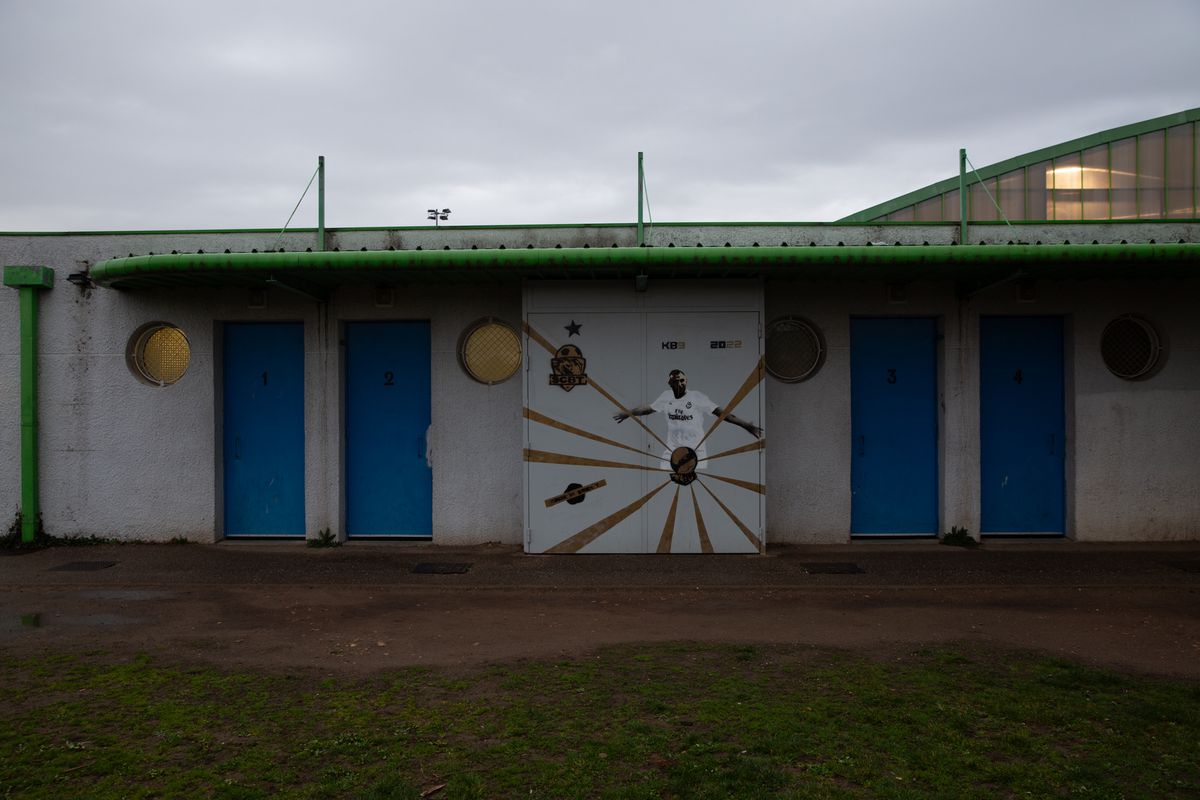 Karim Benzema, eroul din Lyon care și-a depășit condiția » GSP a vizitat casa din cartierul rău famat în care s-a născut Balonul de Aur