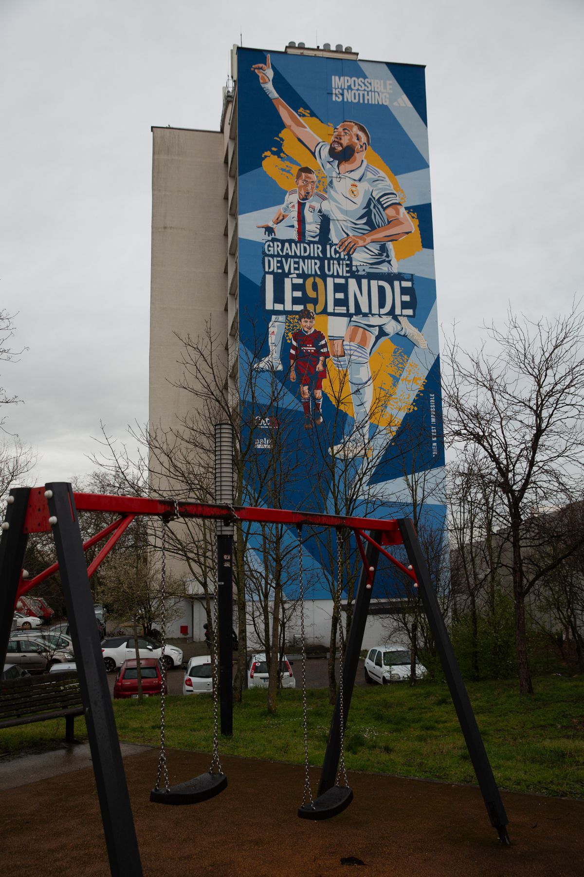 Karim Benzema, eroul din Lyon care și-a depășit condiția » GSP a vizitat casa din cartierul rău famat în care s-a născut Balonul de Aur