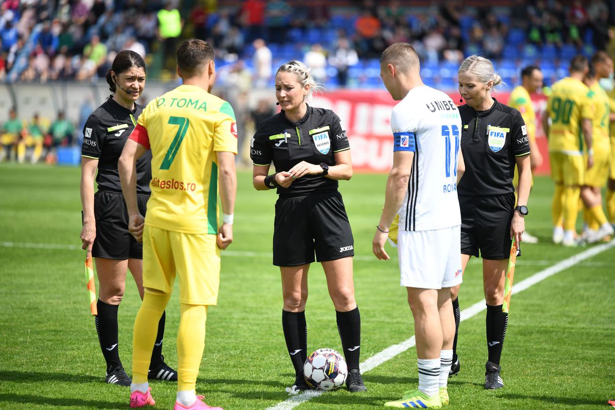 Alina Peșu, arbitru FIFA