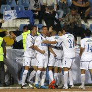Nasser Menassel (nr. 28), sărbătorind un gol de lângă Chiricheș (nr. 21) și Pintilii (nr. 5) / FOTO: Arhivă GSP