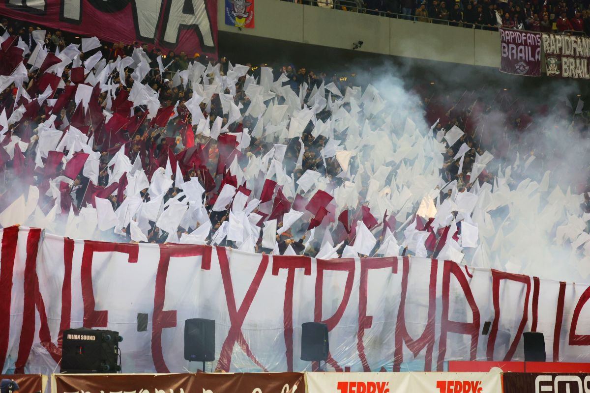 Rapid, torțe la meciul cu FCSB