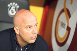 Arne Slot explică: „Nu voi folosi asta ca scuză pentru eșecul cu Galatasaray”
