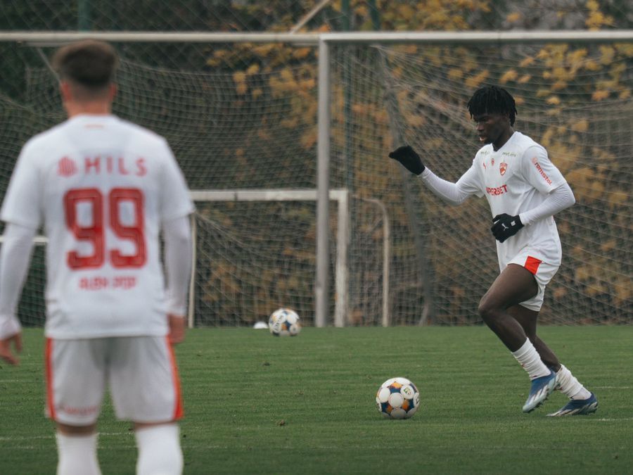 Dinamo l-a înregistrat chiar de ziua lui! Kopic poate conta pe el în play-off: „Mijlocaș central, puternic, număr 8”