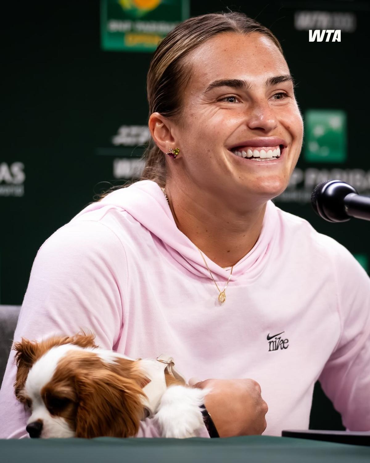 Aryna Sabalenka, alături de Ash, câinele ei