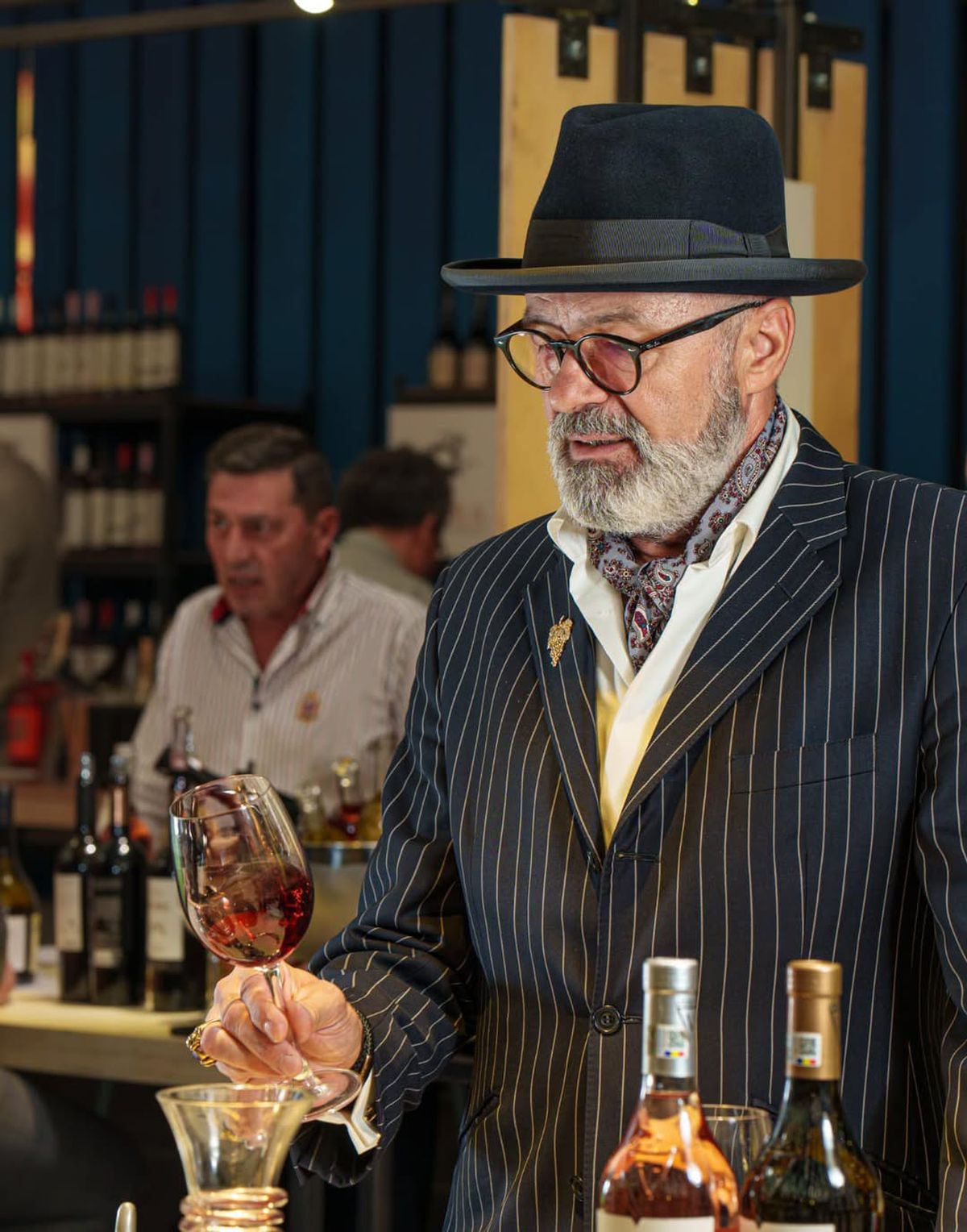 Fostul conducător din Superliga e acum... somelier! „Cel mai bun vin? Eu asta vă recomand” + De ce a ratat Claudiu Niculescu transferul la Lazio