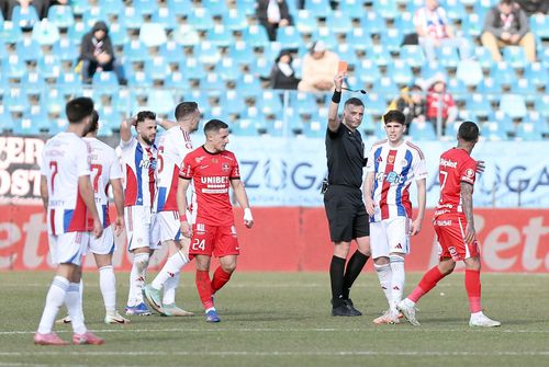 Ștefan Bană, eliminat în Oțelul - Hermannstadt // FOTO: Sport Pictures
