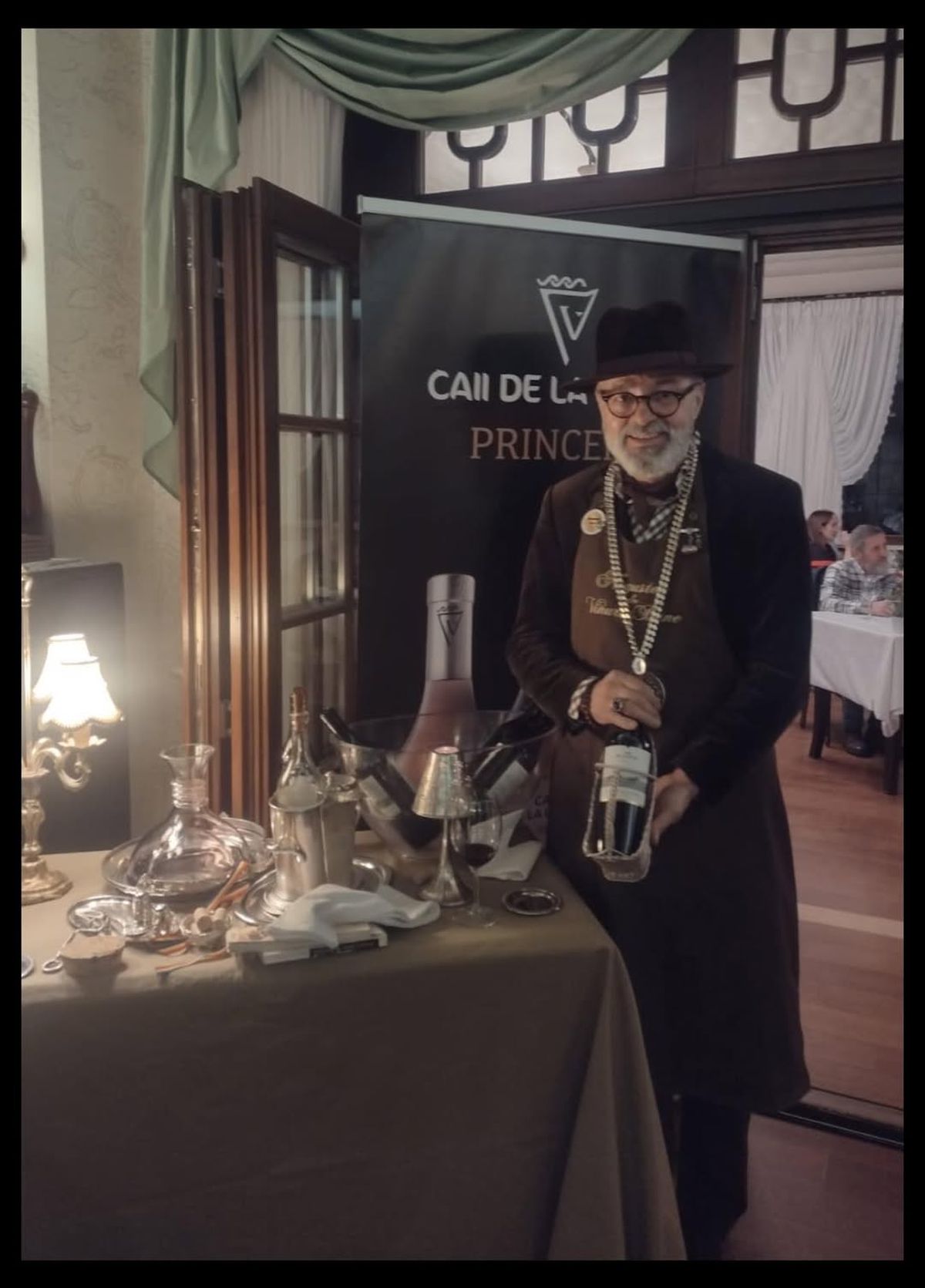 Fostul conducător din Superliga e acum... somelier! „Cel mai bun vin? Eu asta vă recomand” + De ce a ratat Claudiu Niculescu transferul la Lazio