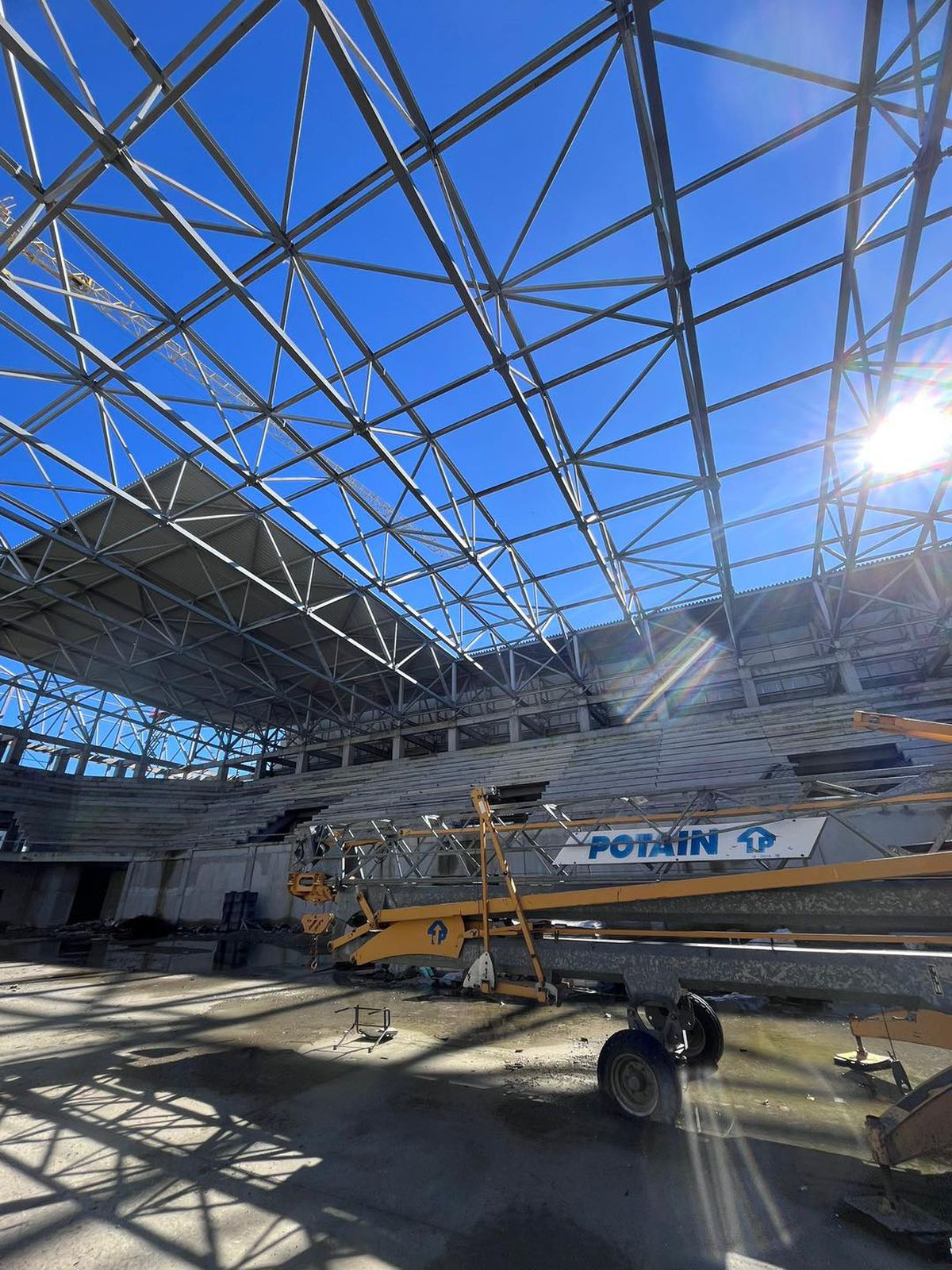 S-au apucat din nou de treabă! » Am mers pe șantierul încremenit: abia după inspecția ministrului Cseke Atilla lucrurile au început să se miște