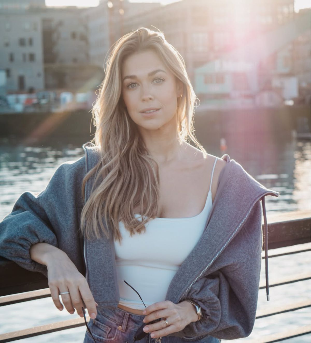 „Cine le-a defecat în creier?” » Partenera fotbalistului a cedat nervos