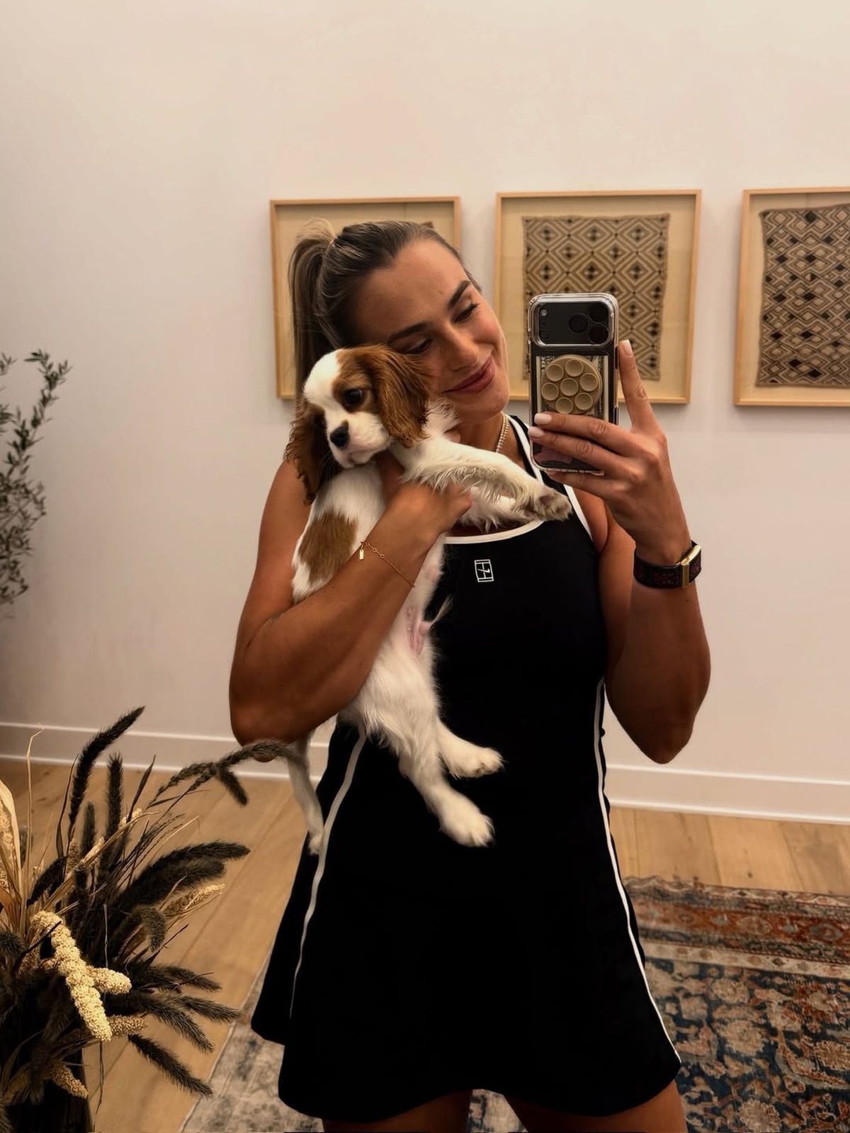 Aryna Sabalenka și-a numit noul câine după un legendar tenismen american: „Când îmi vine să izbucnesc, îl mângâi”