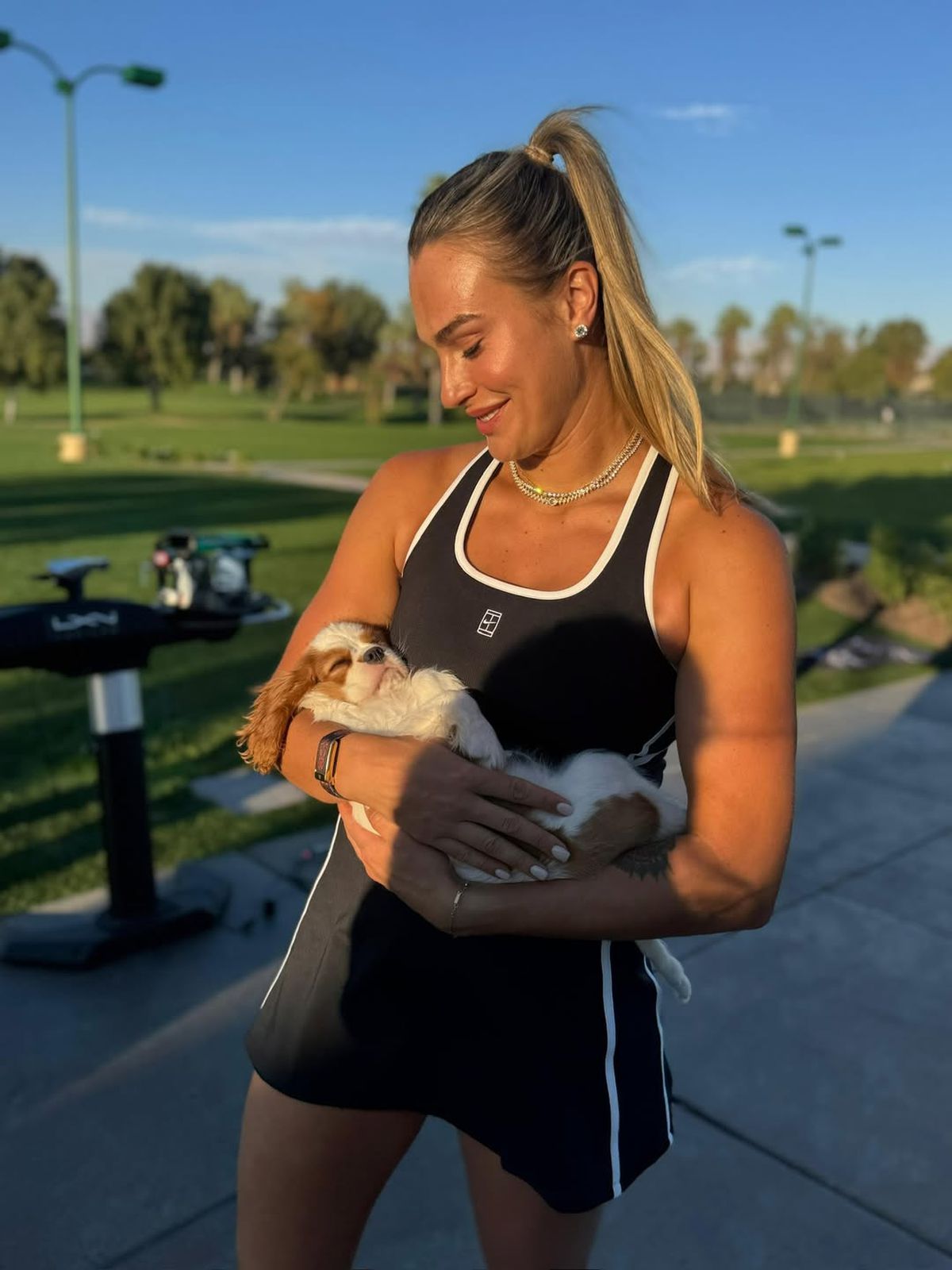 Aryna Sabalenka și-a numit noul câine după un legendar tenismen american: „Când îmi vine să izbucnesc, îl mângâi”