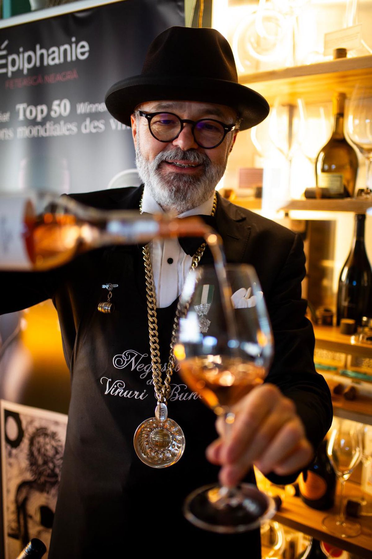 Fostul conducător din Superliga e acum... somelier! „Cel mai bun vin? Eu asta vă recomand” + De ce a ratat Claudiu Niculescu transferul la Lazio