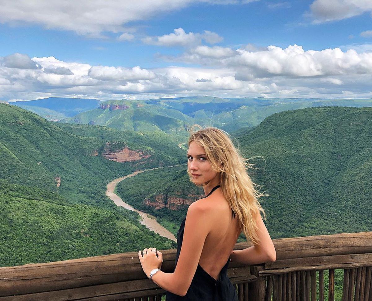 GALERIE FOTO S-a aflat secretul: Alexis Sanchez, la izolare cu un supermanechin sud-african