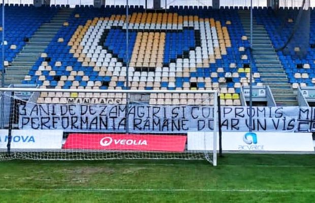 Fanii Petrolului, dezlănțuiți după o nouă înfrângere: „Gașcă de netrebnici! Ori ați vândut meciul, ori sunteți proștii ligii secunde”