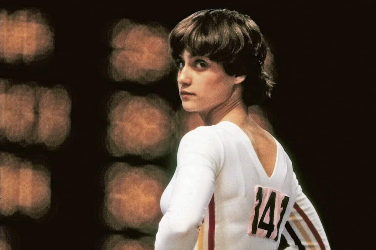 Cum a fugit Nadia Comăneci din România: „Mă târâsem prin noroi și apă, traversasem garduri de sârmă ghimpată, cu teama că voi fi împușcată în spate”