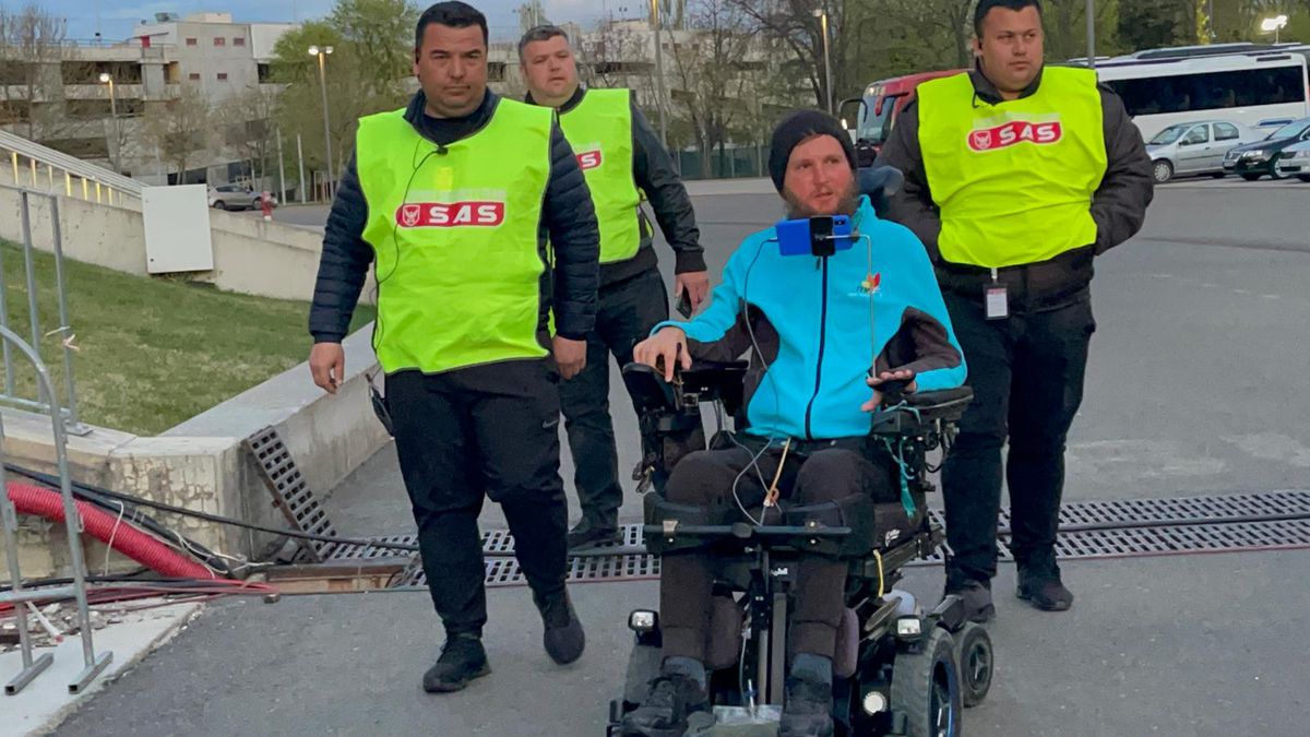 Mihai Neșu, în vestiarul FCSB: „E prima oară pe Arena Națională” » Imagini emoționante