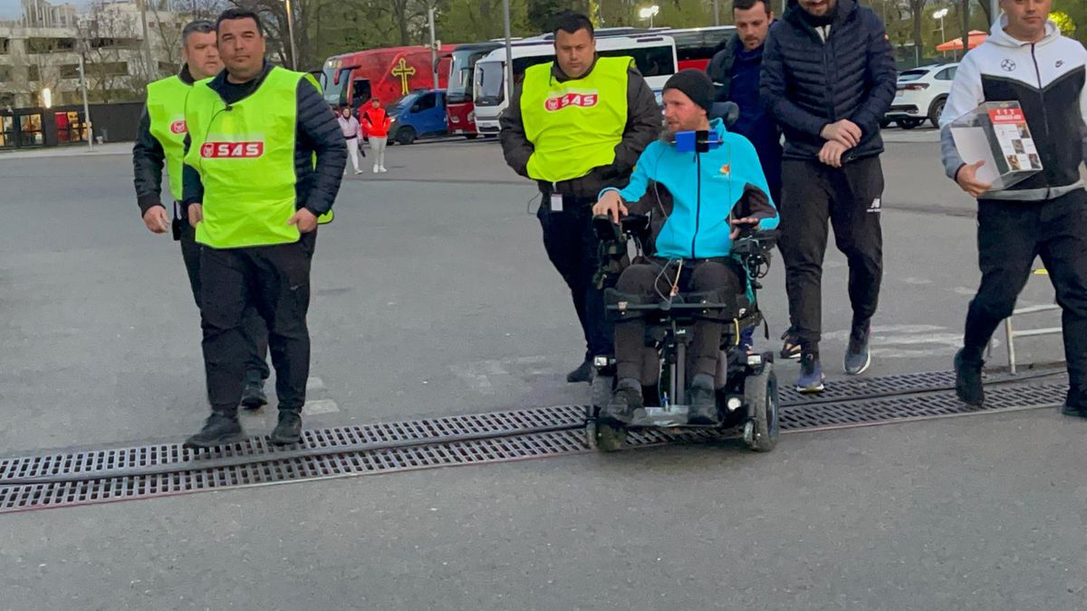 Mihai Neșu, în vestiarul FCSB: „E prima oară pe Arena Națională” » Imagini emoționante