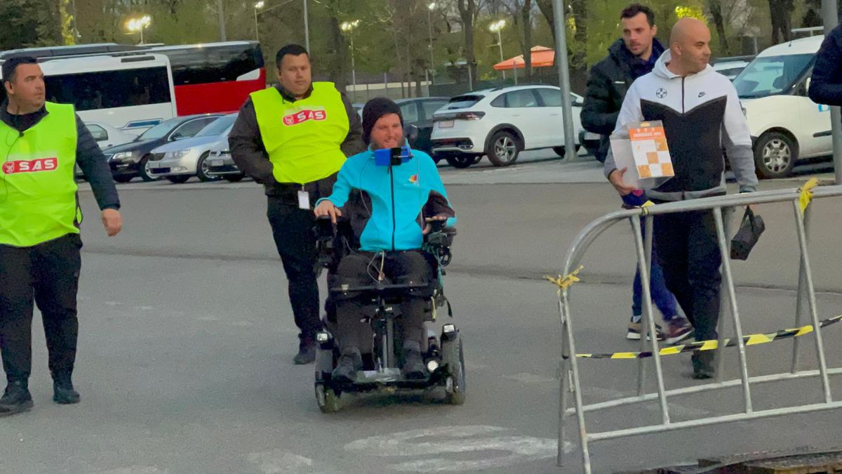 Mihai Neșu, în vestiarul FCSB: „E prima oară pe Arena Națională” » Imagini emoționante