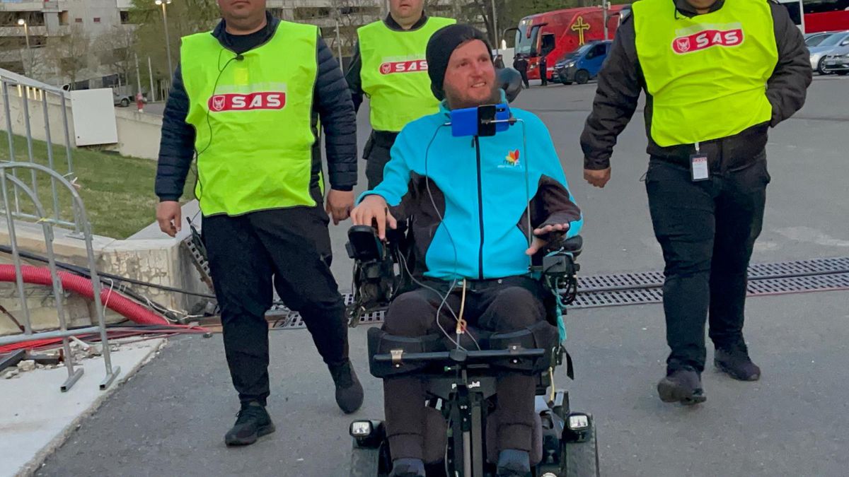 Mihai Neșu, în vestiarul FCSB: „E prima oară pe Arena Națională” » Imagini emoționante