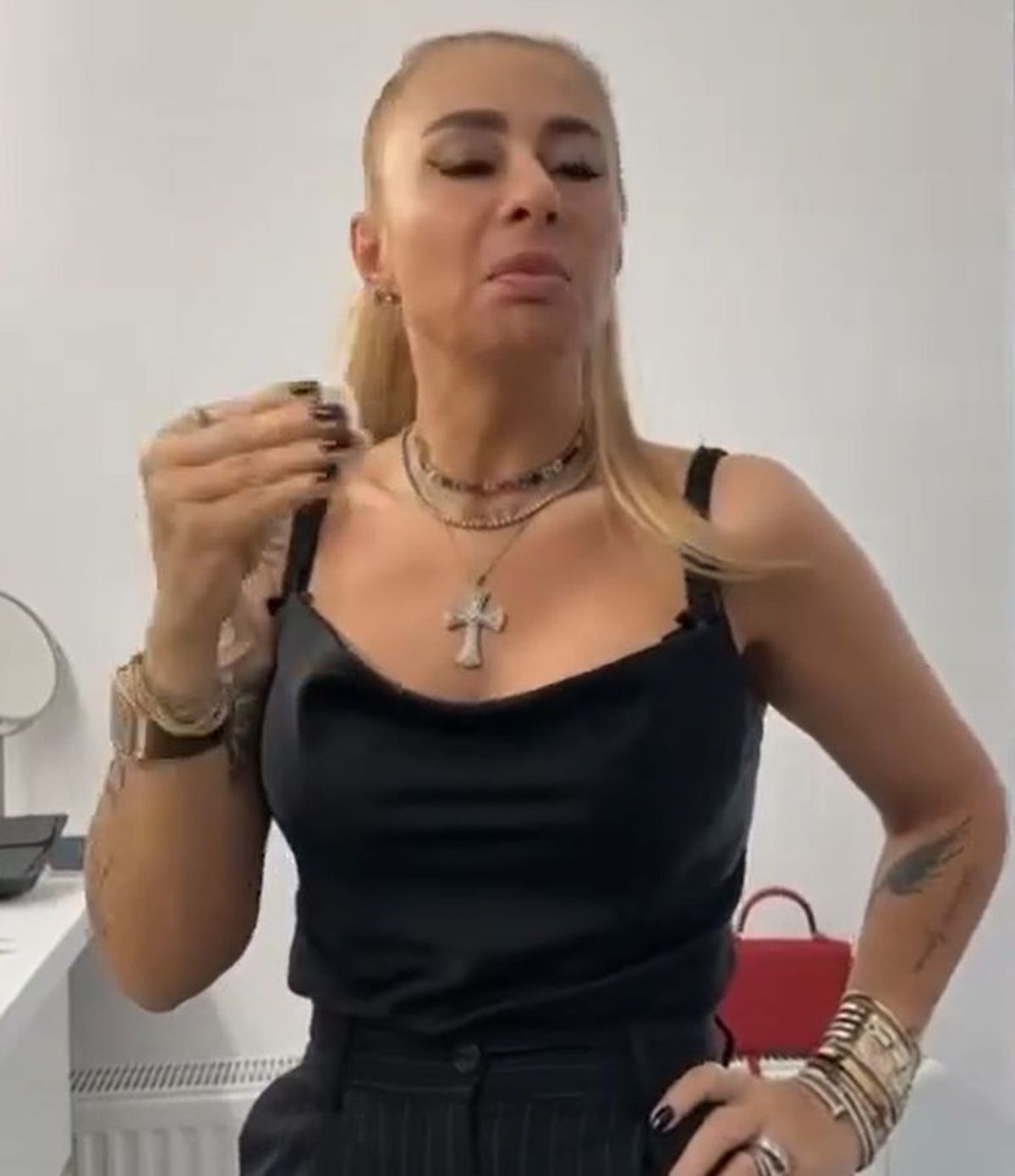 Anamaria Prodan s-a cuplat cu un afacerist care a plătit o sumă uriașă pentru a-i expune chipul pe cea mai mare clădire din lume