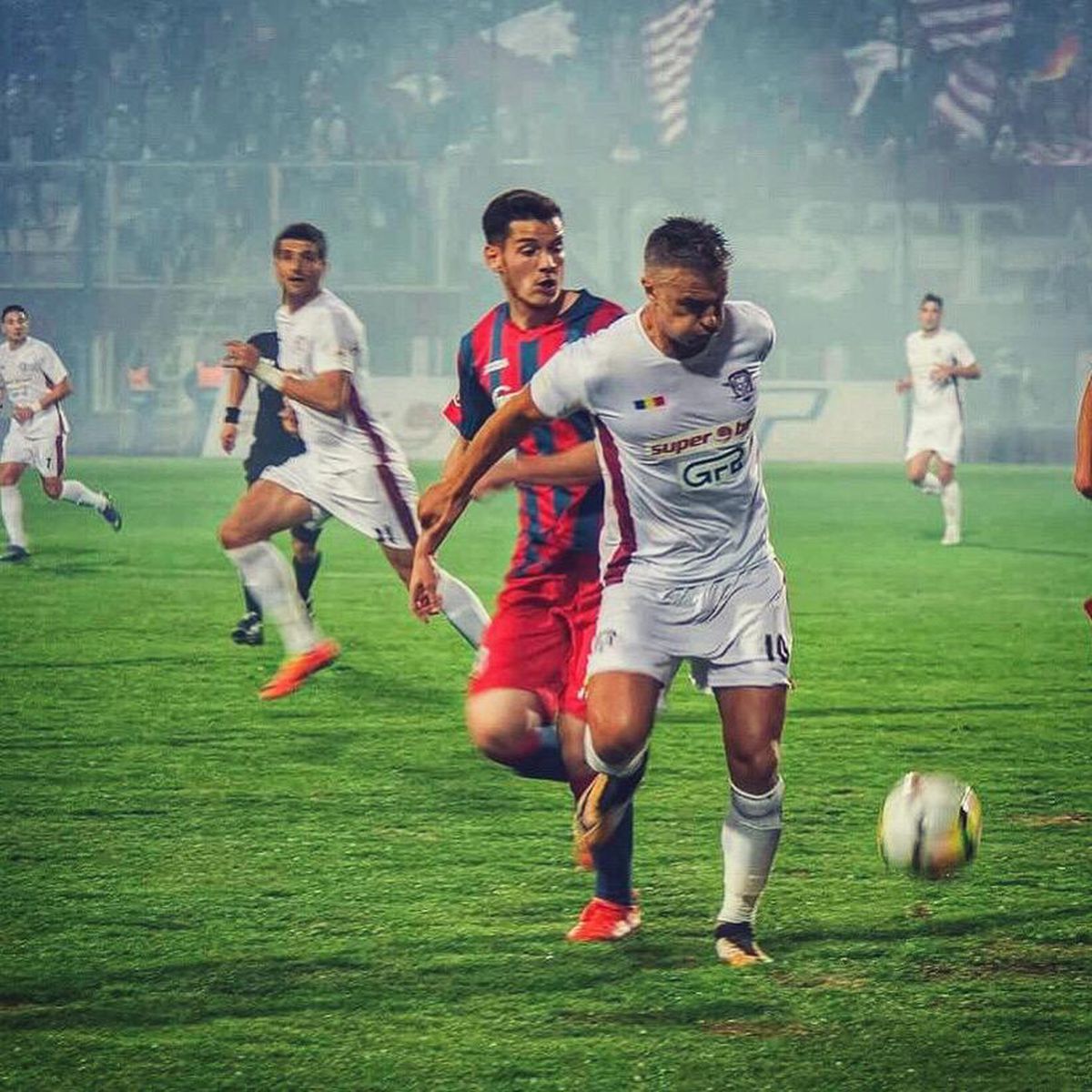 Două episoade uluitoare de la loturile naționale » Selecționerul a certat o „fantomă” + Medicul a luat la înjurături un junior