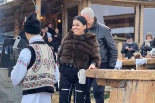 Romina Gingașu și patronul Ferrari, foto: captură Kanal D