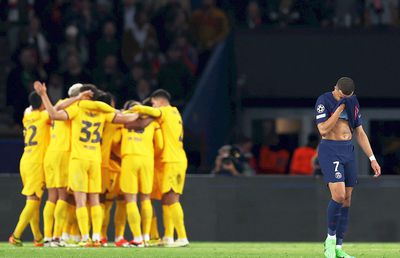 L'Equipe n-a avut milă de vedetele PSG-ului, în frunte cu Mbappe: „Legat de picioare, nu s-a desprins de Kounde și Araujo!”