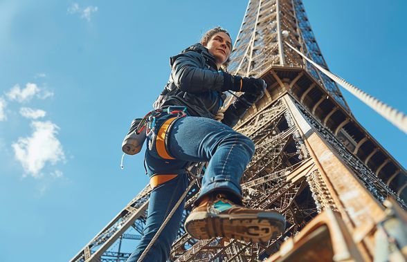 O alpinistă a doborât recordul mondial de căţărare pe frânghie prin escaladarea Turnului Eiffel: „Visul a devenit realitate”