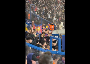 Doi fani ai Barcelonei, arestați la Paris după ce au făcut salutul nazist