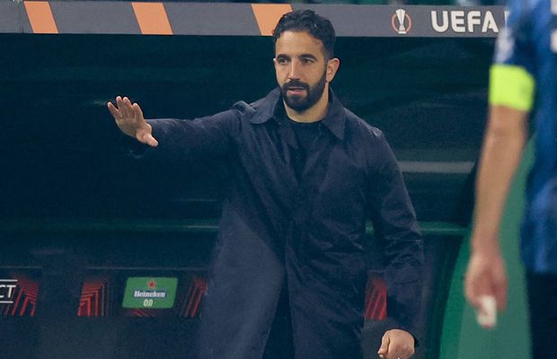 Dezminte că ar pleca în vară pentru a fi managerul lui Liverpool. „Vă rog să opriți această poveste!”