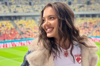 „M-a luat cu călduri! Ce-mi faci!” » „Cea mai frumoasă dinamovistă” are o poziție-cheie în club: „Dacă știu primul «11»? Hai să vedem!”. Ce spune că nu va face „niciodată” la Dinamo