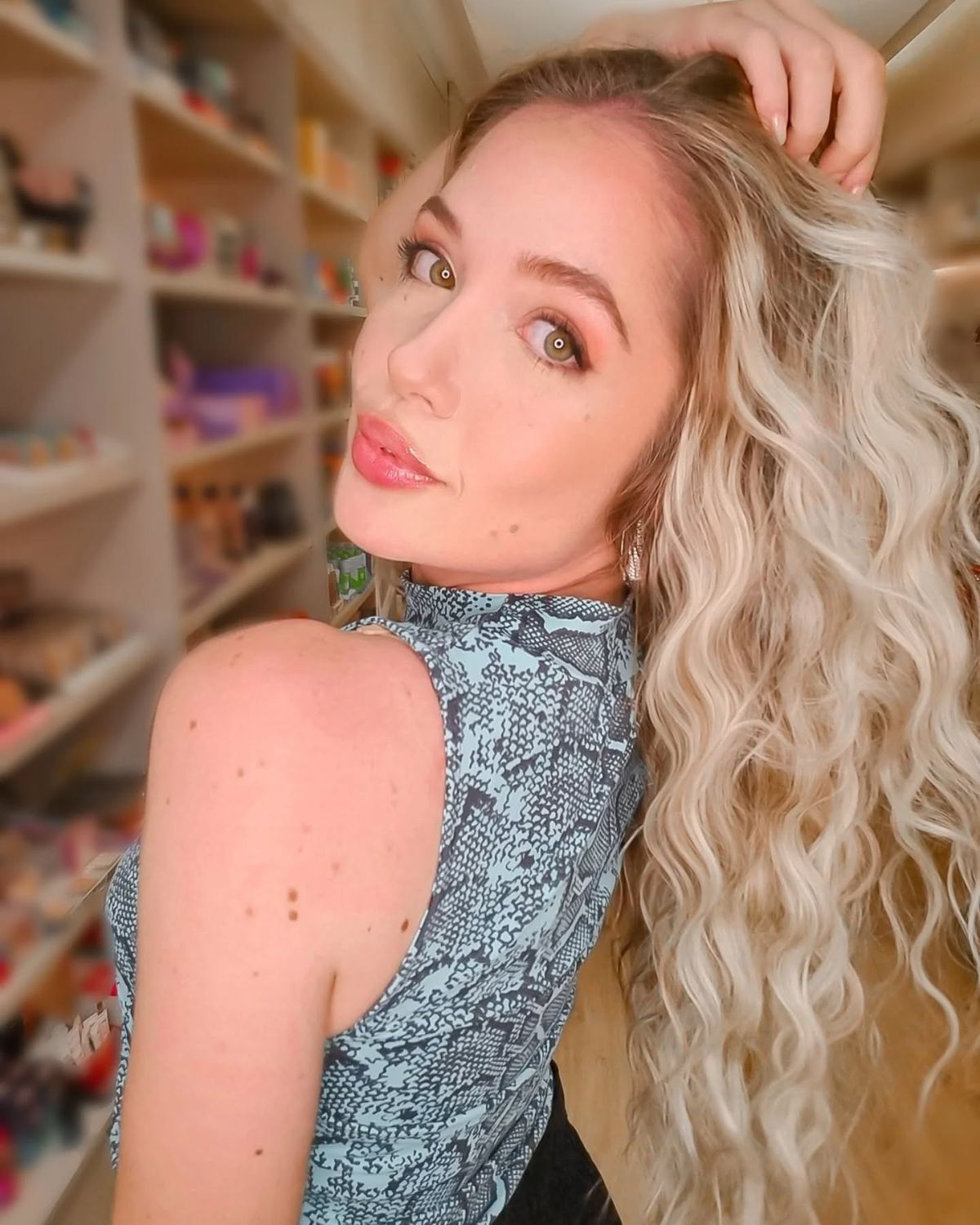 „Am înregistrări video în care mă obligă să ling plăci de faianță!” » Presupusa amantă a lui Payet lansează acuzații șocante