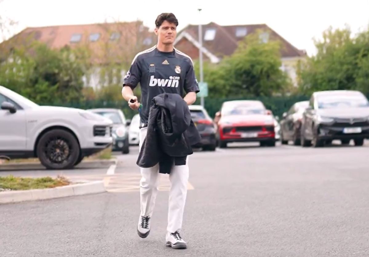 „Parada modei” în Premier League » Au îmbrăcat tricouri celebre cu un scop caritabil: „De aici ne-a venit ideea”