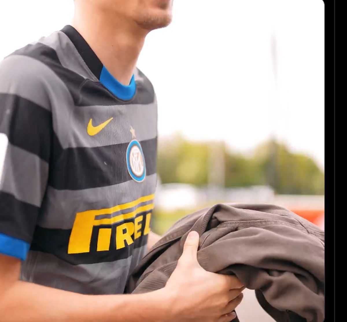 „Parada modei” în Premier League » Au îmbrăcat tricouri celebre cu un scop caritabil: „De aici ne-a venit ideea”